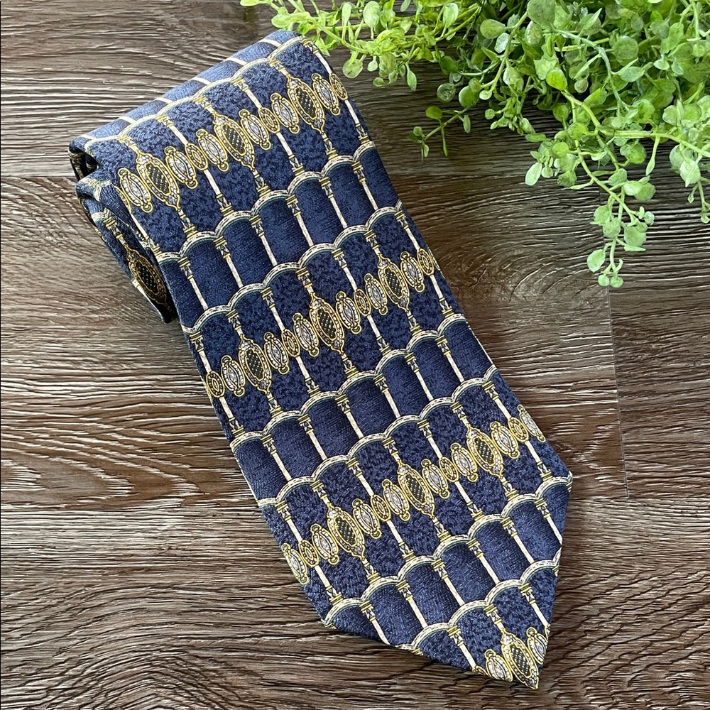 The Metropolitan Museum of Art 100% Silk Tie Men’s Blue and Gold Patterned